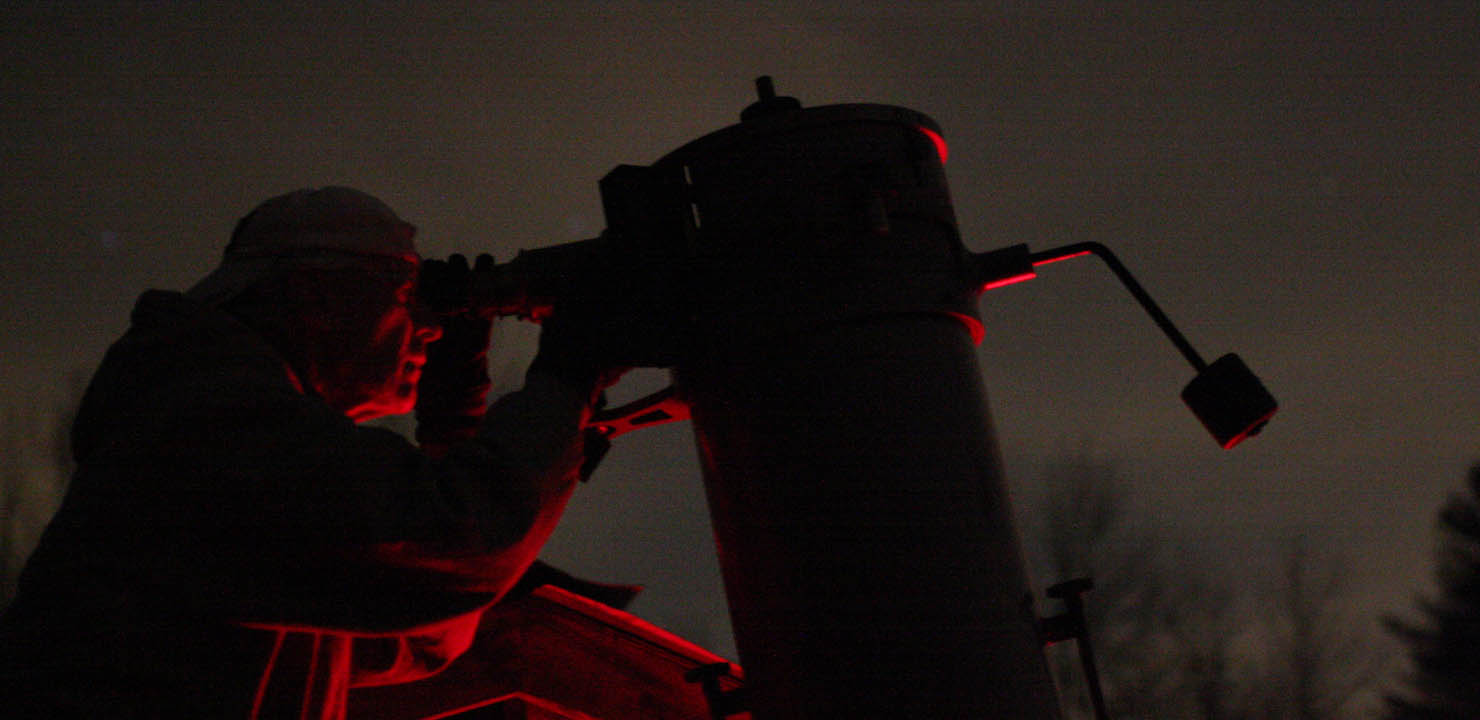 Another party cloudy night draws visitors to Seagrave Observatory