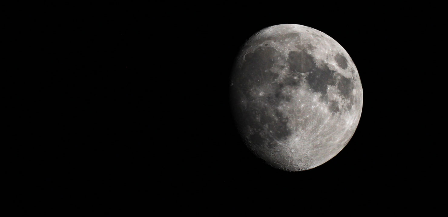 Gibbous Moon on a hot & hazy night